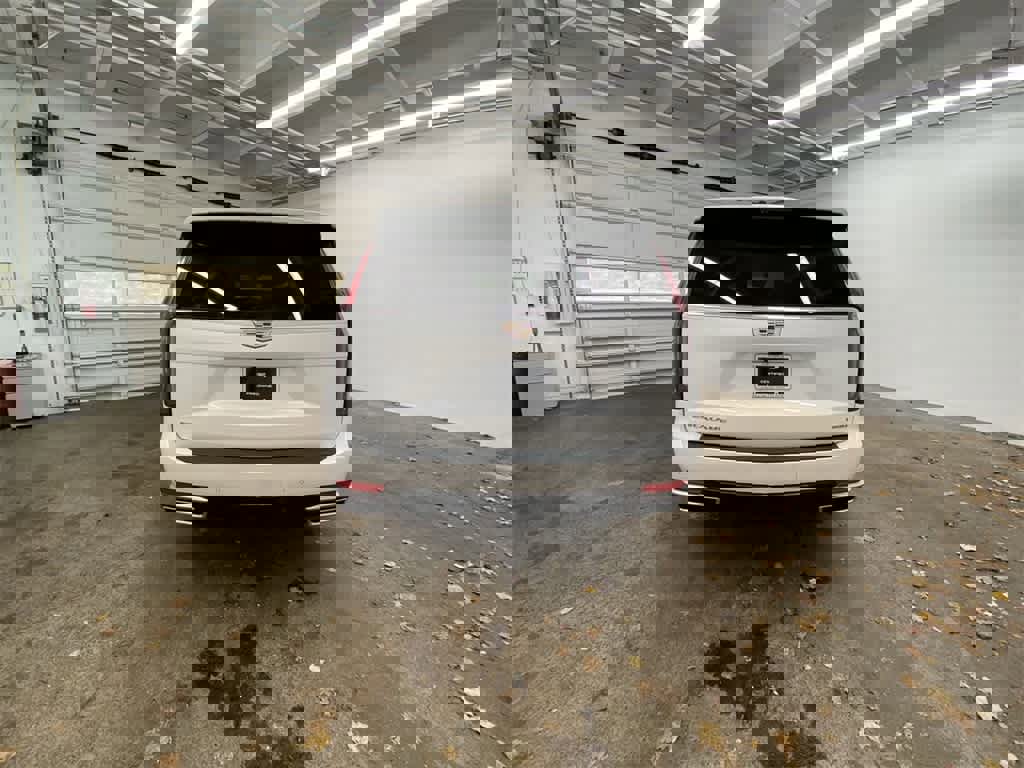 Certified 2024 Cadillac Escalade Premium Luxury Platinum image 5