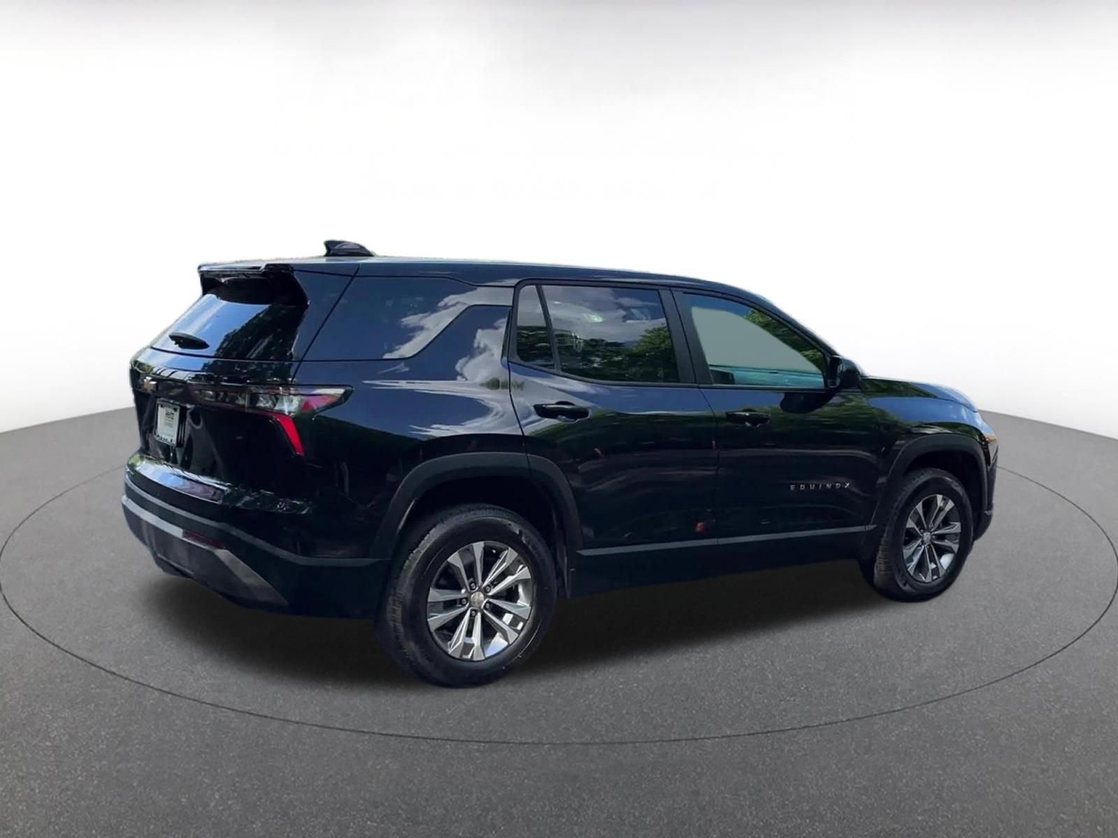 Used 2025 Chevrolet Equinox LT AWD/4WD image 18