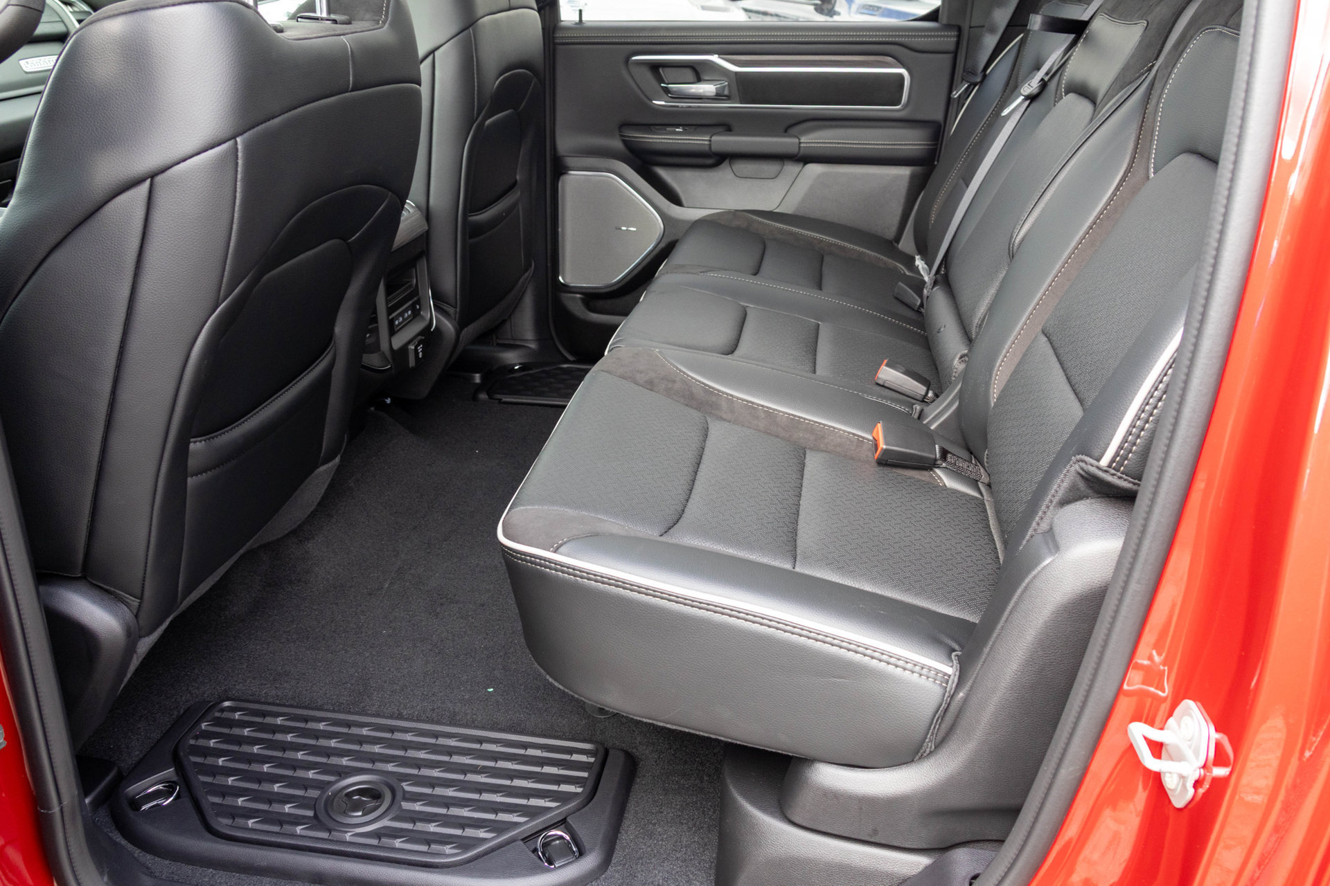 New 2027 RAM 1500 Laramie AWD/4WD image 18
