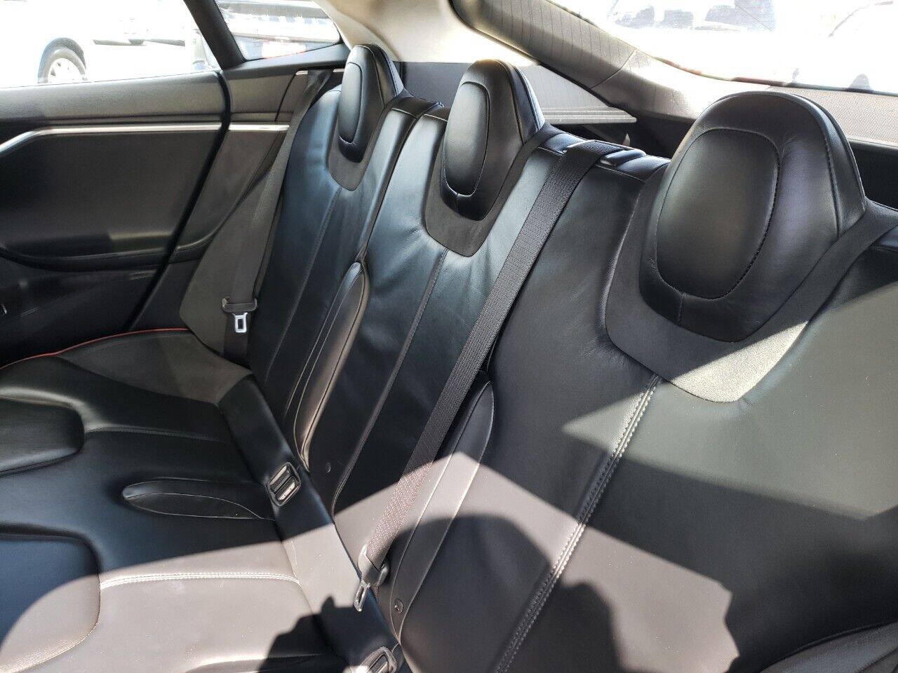 Used 2013 Tesla Model S Performance RWD image 15
