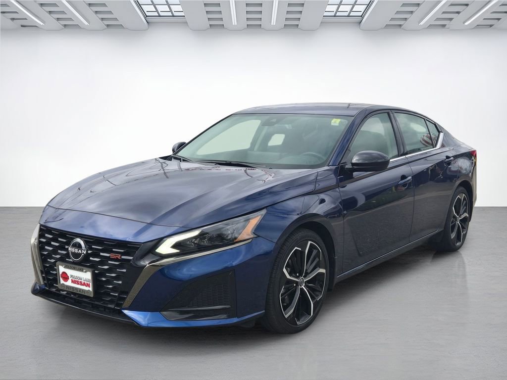 Used 2023 Nissan Altima 2.5 SR w/ SR Premium Package FWD image 8