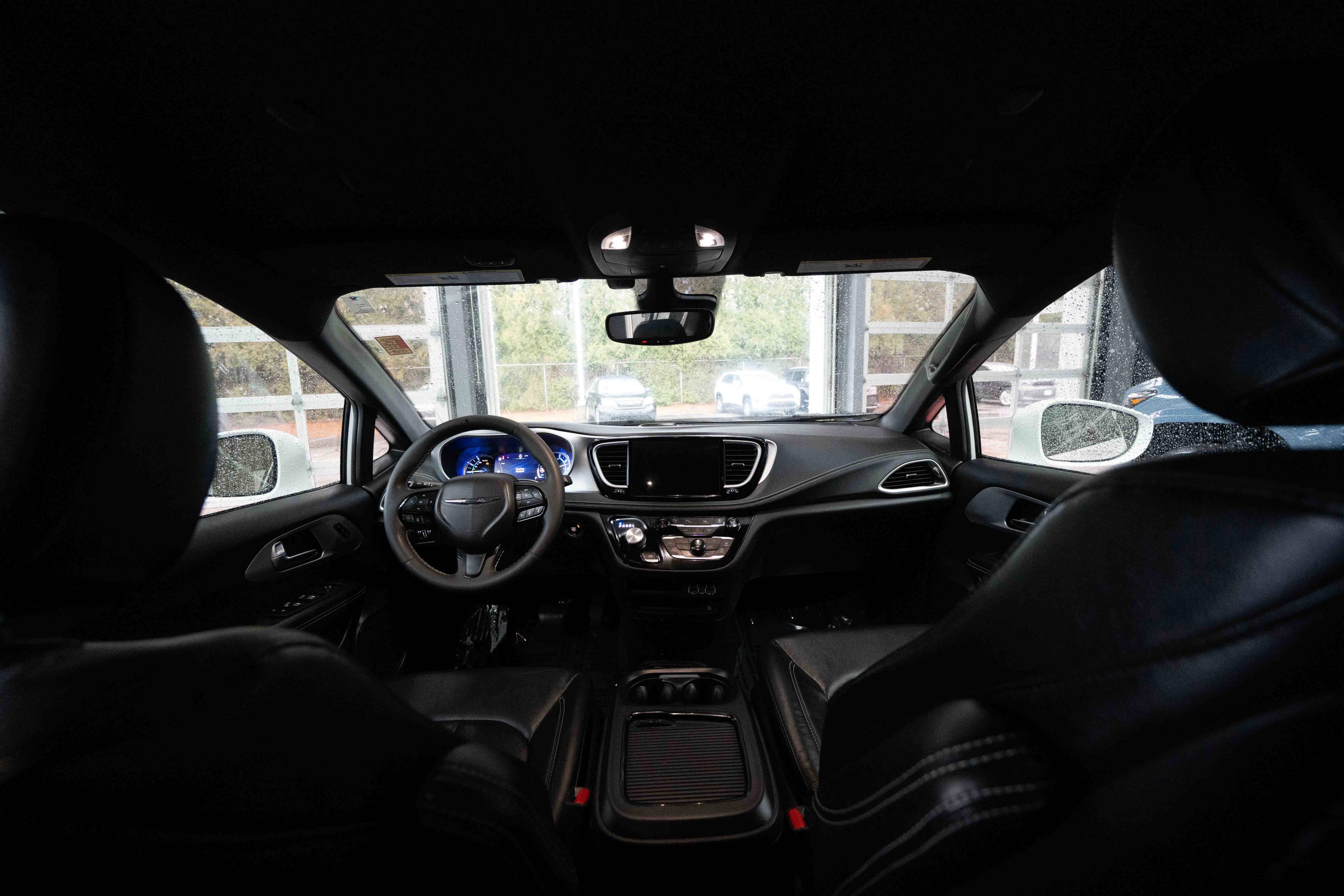 Used 2022 Chrysler Pacifica Touring-L w/ Uconnect Theater Family Group image 19