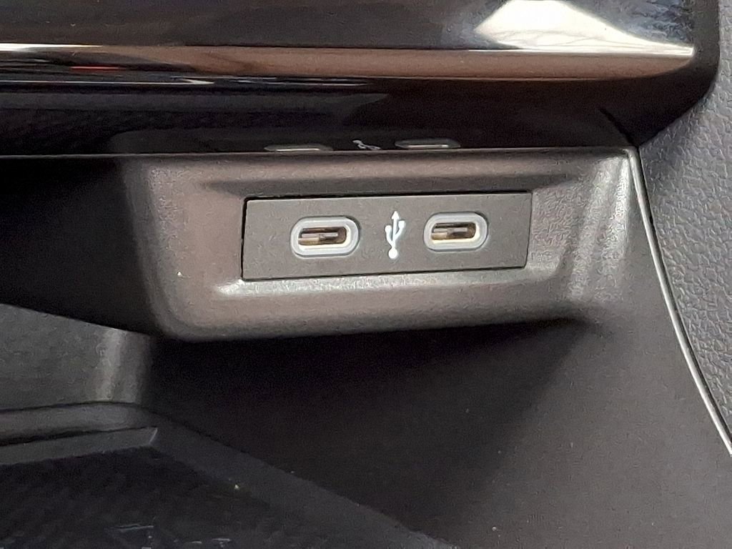 Certified 2025 Volkswagen Jetta SEL image 25