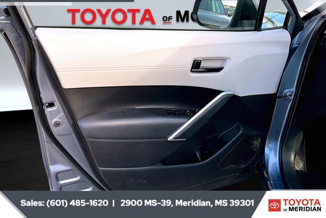 Used 2022 Toyota Corolla Cross L image 16