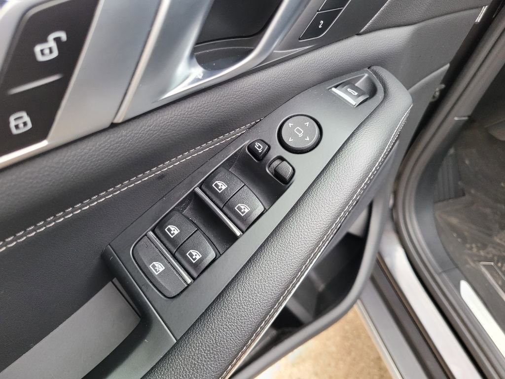 Used 2020 BMW X5 xDrive40i w/ Convenience Package AWD/4WD image 18