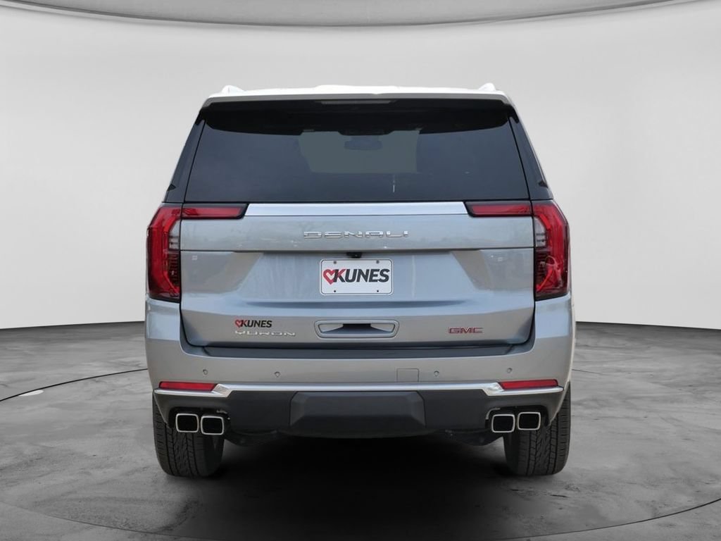 Used 2025 GMC Yukon Denali w/ Sun & Power Step Package AWD/4WD image 9