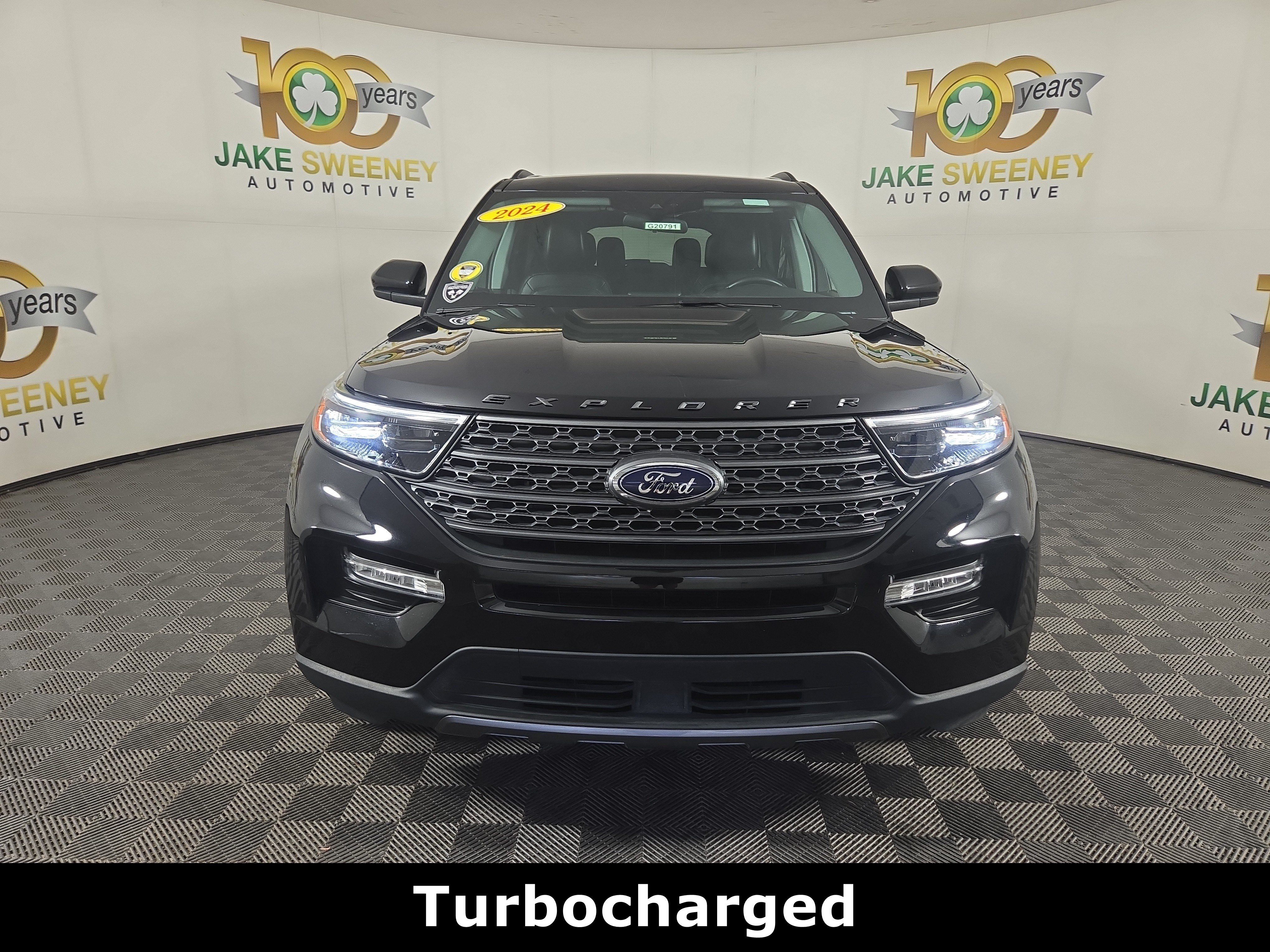 Used 2024 Ford Explorer XLT w/ Equipment Group 202A AWD/4WD image 2