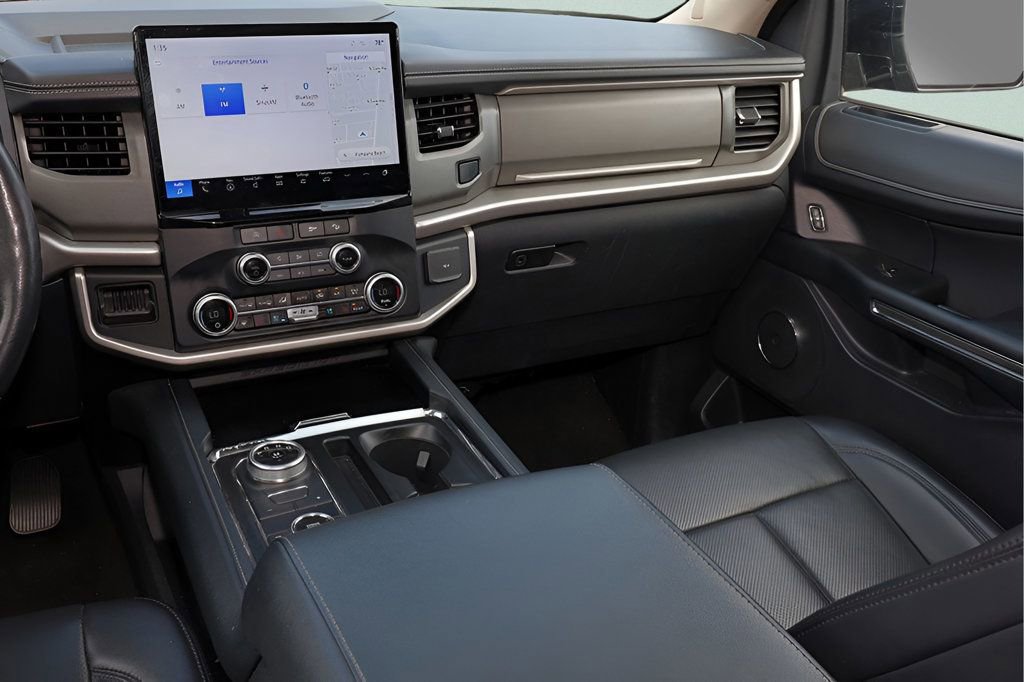 Used 2024 Ford Expedition Max XLT image 26