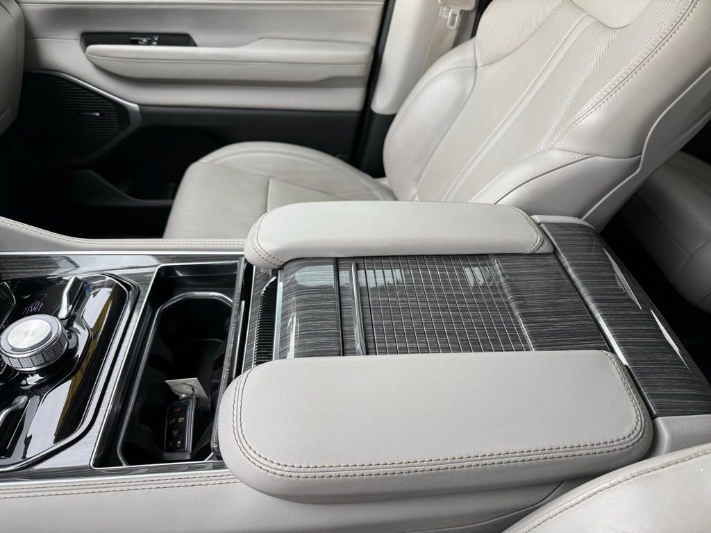 Used 2022 Jeep Wagoneer Series II w/ Convenience Group I image 12