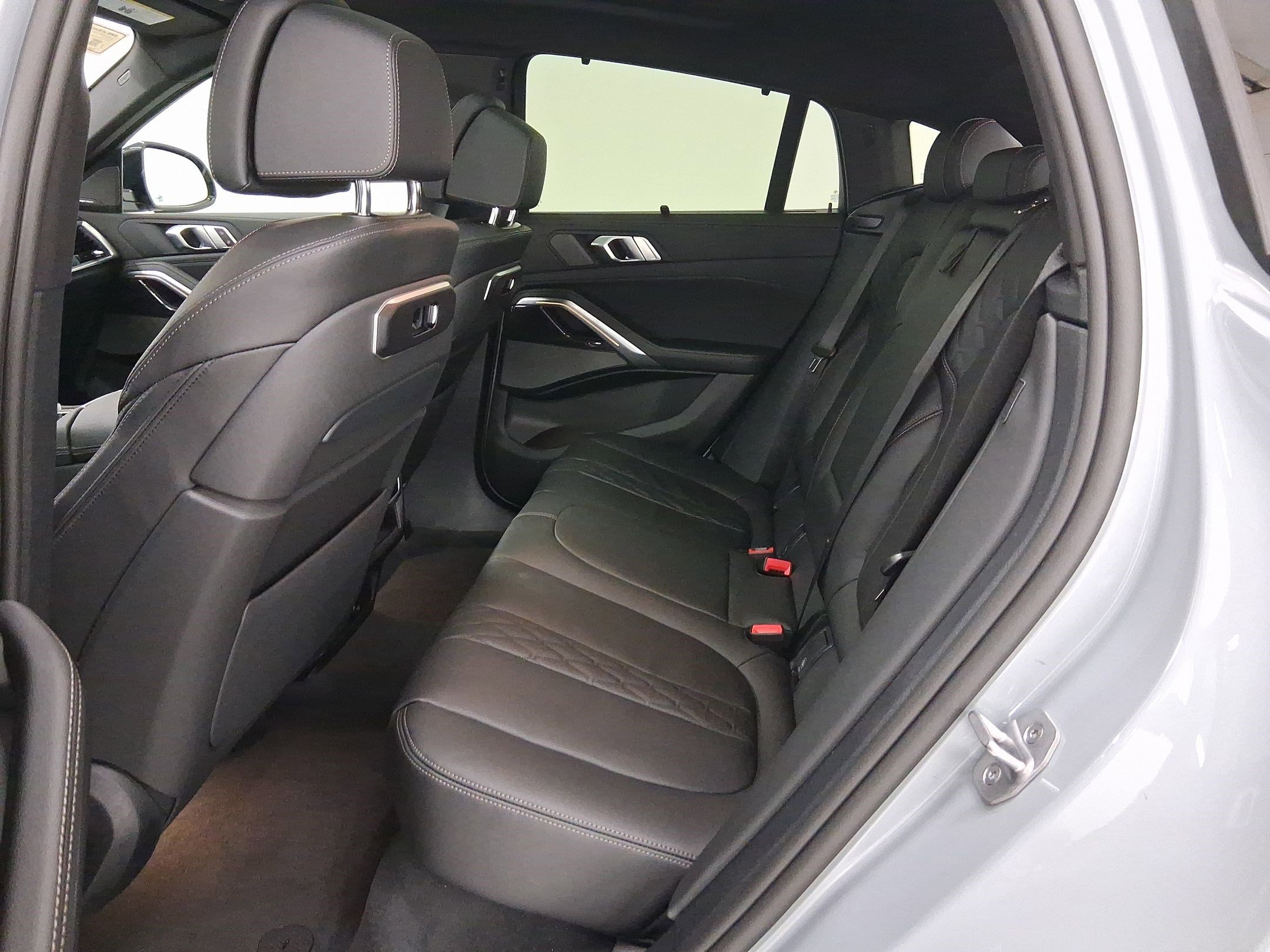 New 2026 BMW X6 xDrive40i w/ Executive Package AWD/4WD image 13