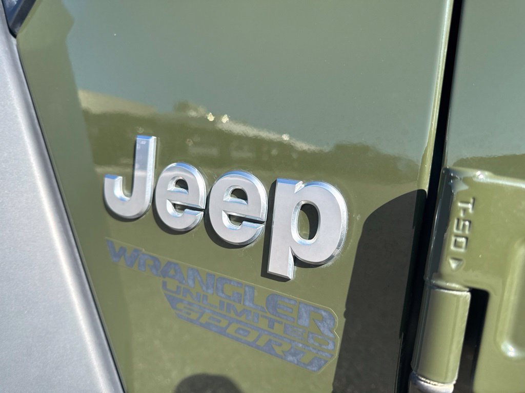 Used 2021 Jeep Wrangler Unlimited Sport AWD/4WD image 12