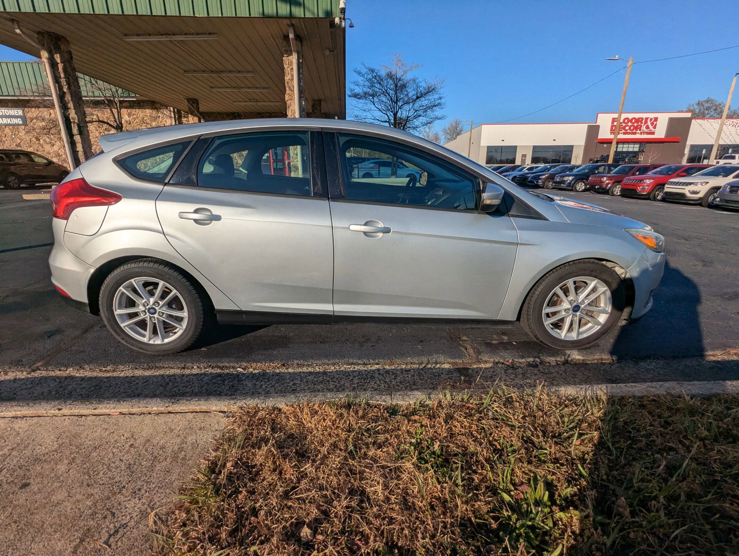 Used 2015 Ford Focus SE image 8