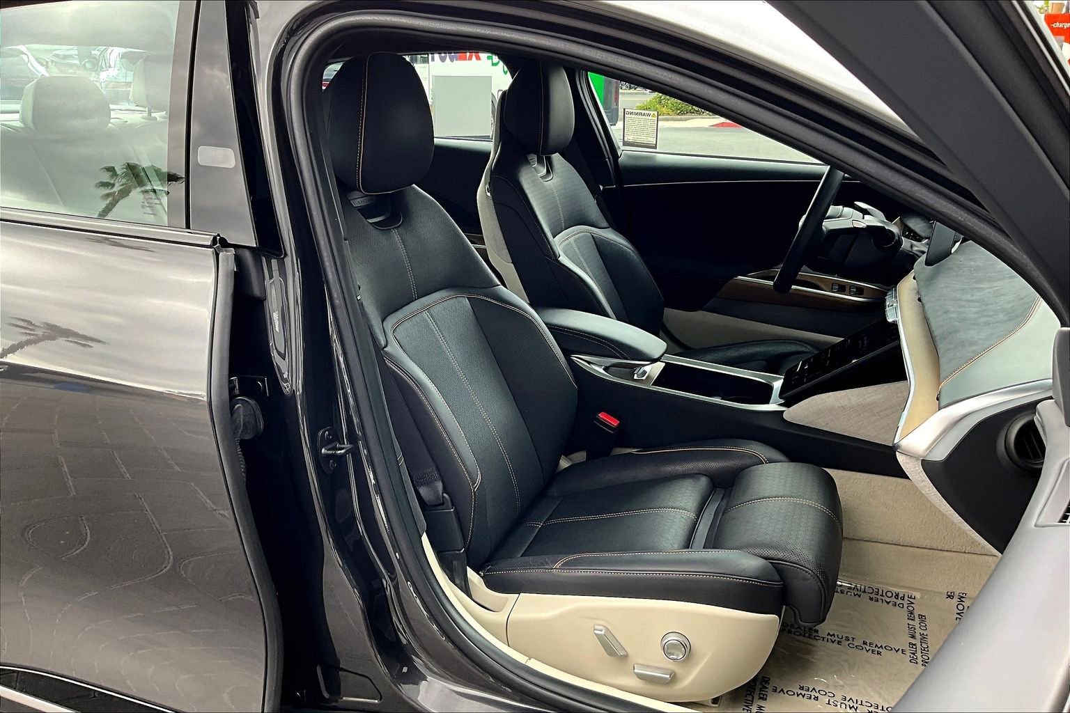 Used 2023 Lucid Air Grand Touring image 7