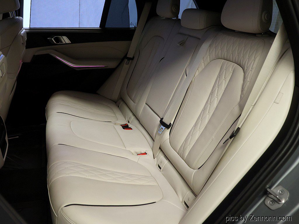 Certified 2024 BMW X5 xDrive40i w/ Executive Package image 12