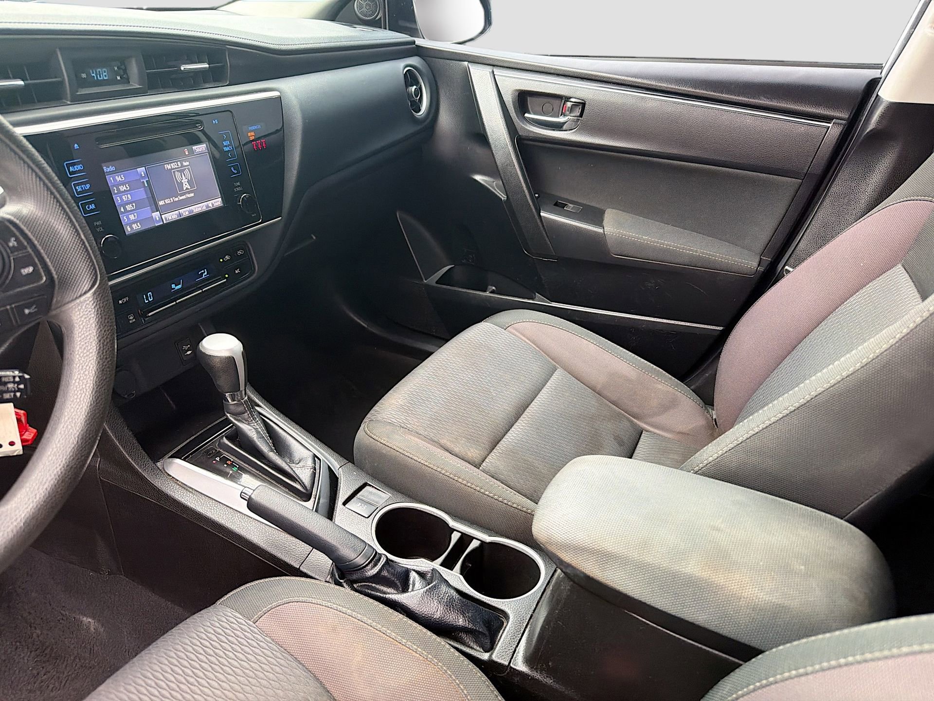 Used 2019 Toyota Corolla LE w/ Carpet Mat Package (TMS) image 23