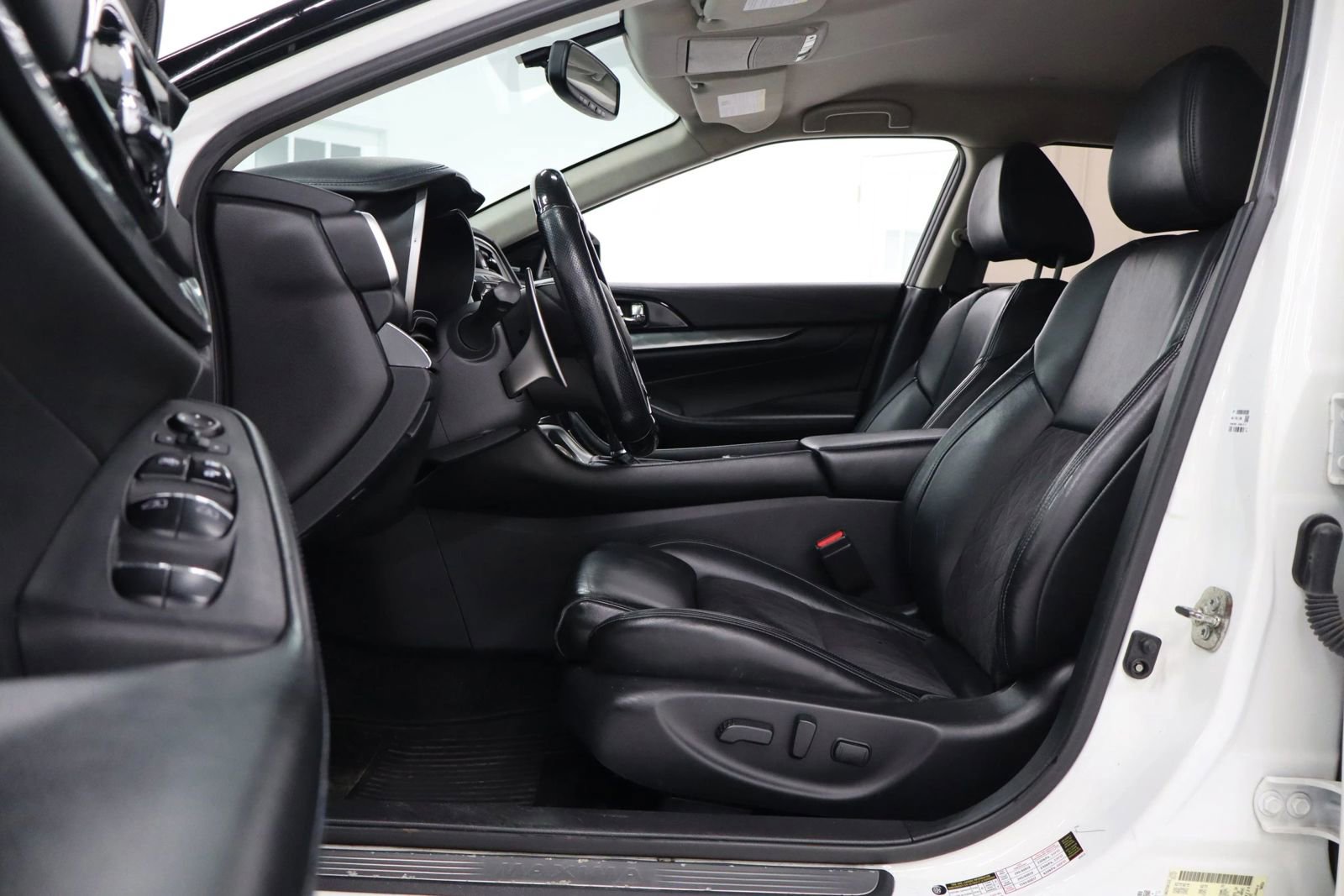 Used 2017 Nissan Maxima SR w/ Midnight Edition FWD image 14