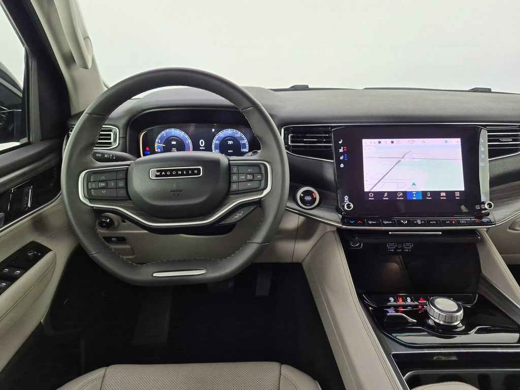 Certified 2024 Jeep Wagoneer Series II w/ Flexible Seating Group AWD/4WD image 32