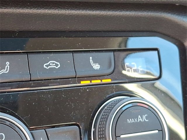 Used 2022 Volkswagen Taos SEL w/ Panoramic Sunroof Package image 25