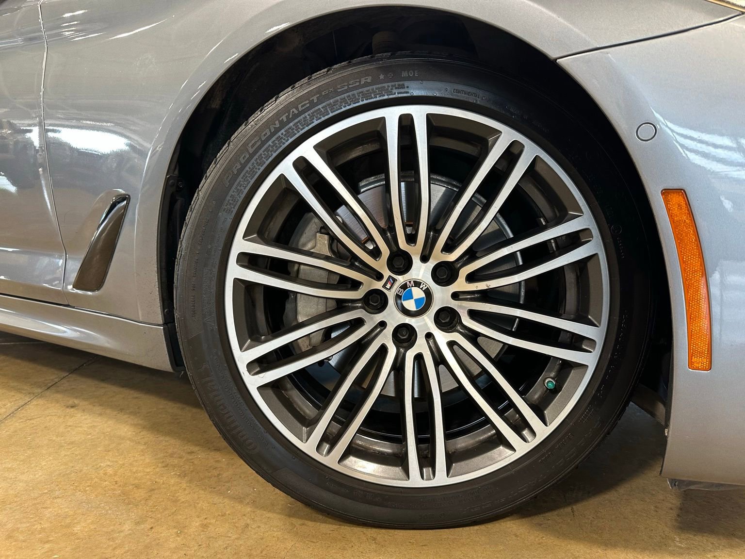 Used 2018 BMW 530i w/ M Sport Package RWD image 10