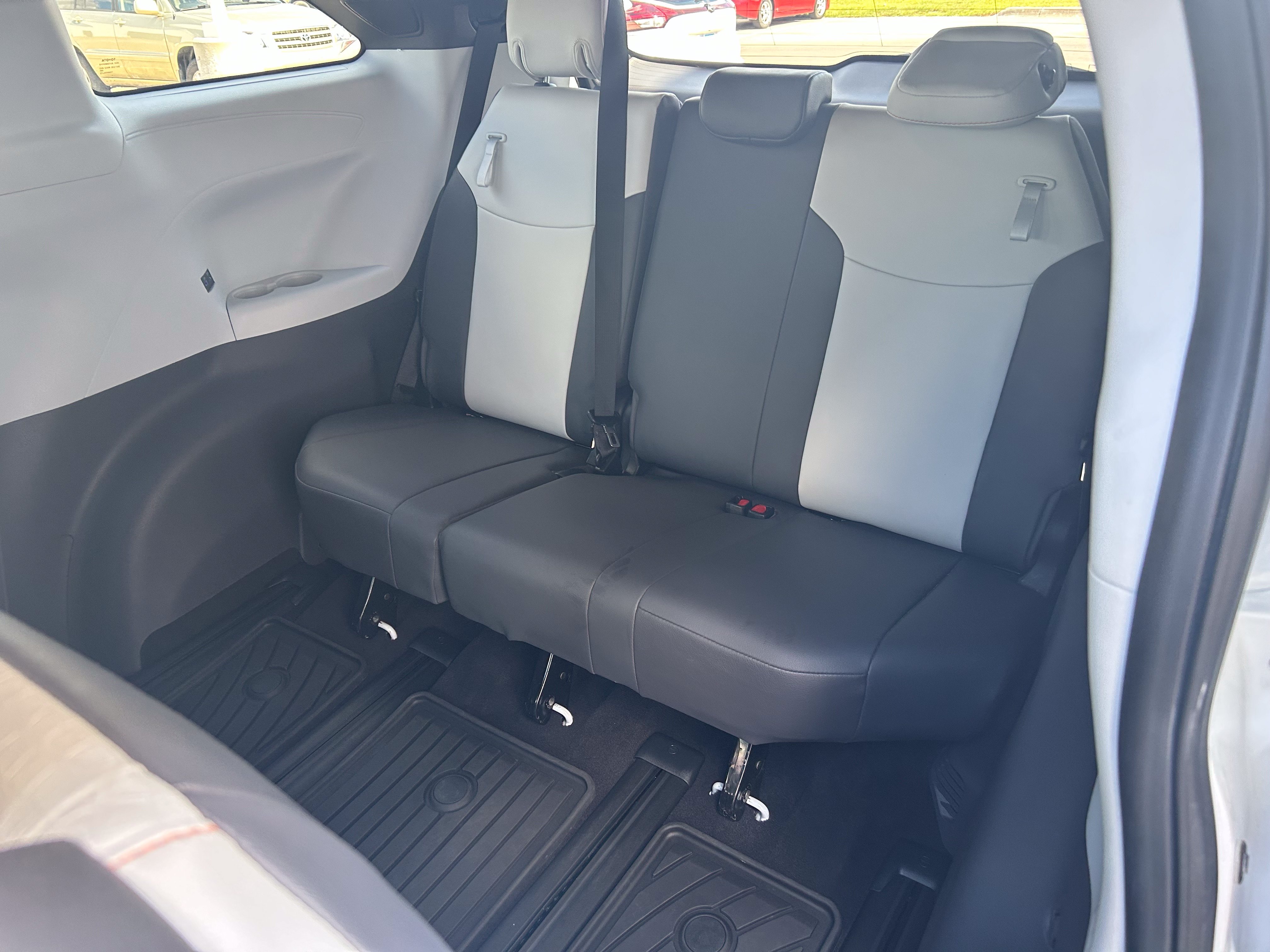 Certified 2022 Toyota Sienna XSE w/ XSE Plus Package FWD image 18