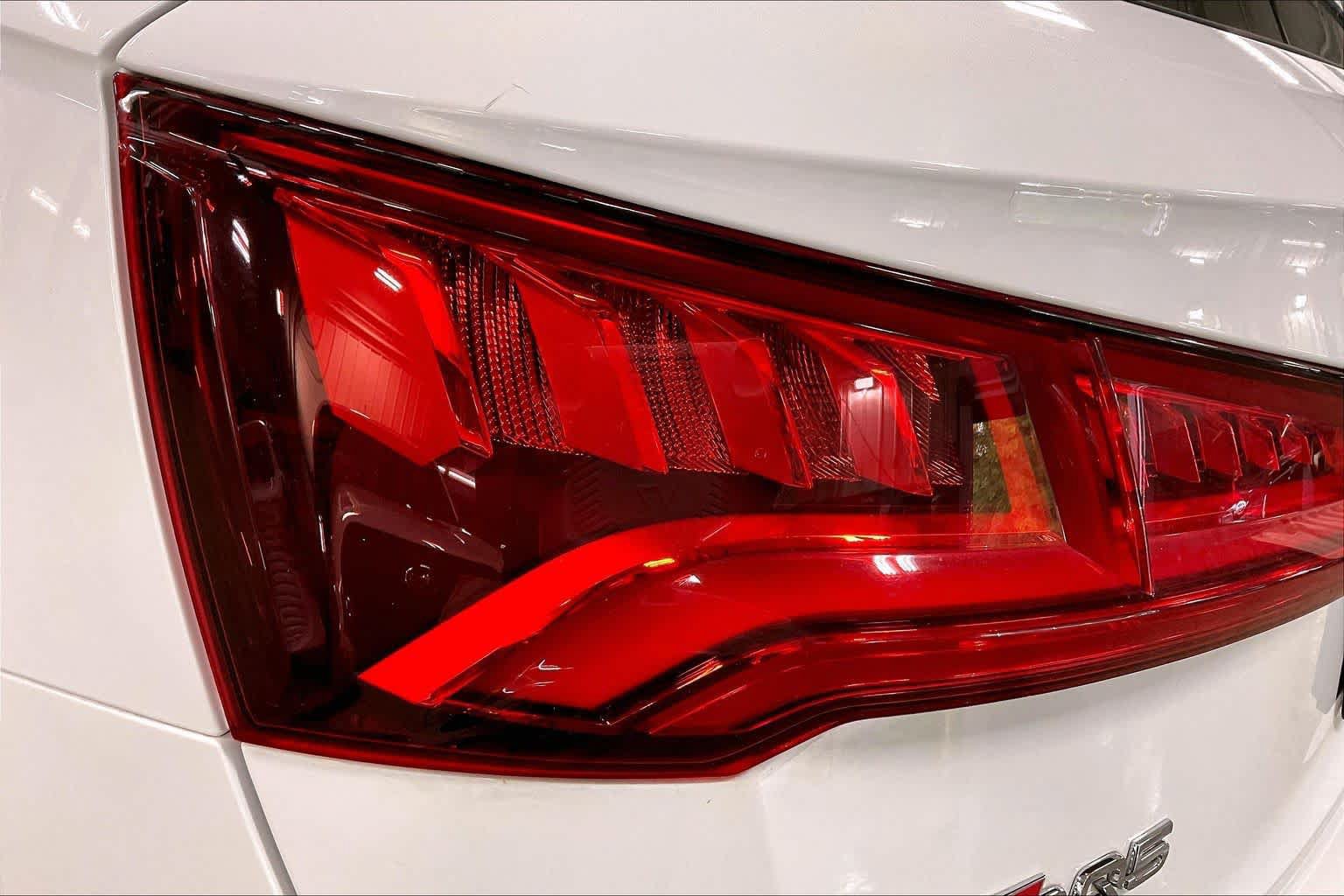 Used 2018 Audi SQ5 Prestige w/ Prestige Package AWD/4WD image 29