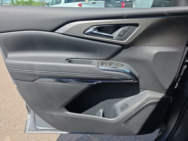 New 2026 Chevrolet Traverse LT w/ Sun and Wheel Package FWD image 18
