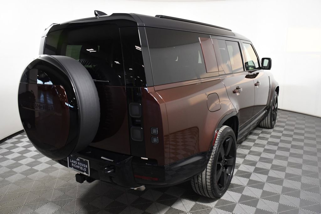 New 2026 Land Rover Defender 130 X-Dynamic SE AWD/4WD image 11