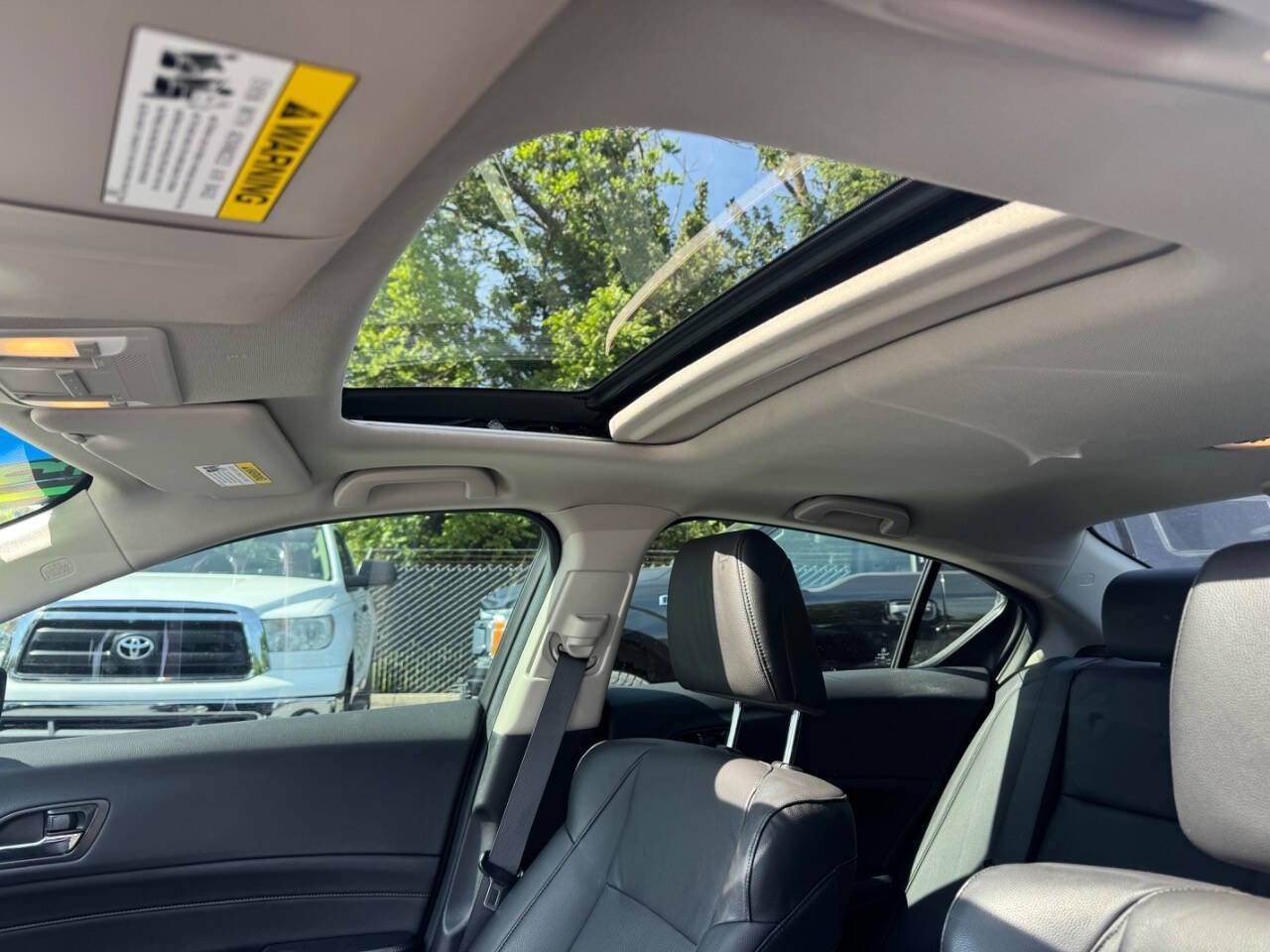 Used 2013 Acura ILX Hybrid w/ Technology Package FWD image 10
