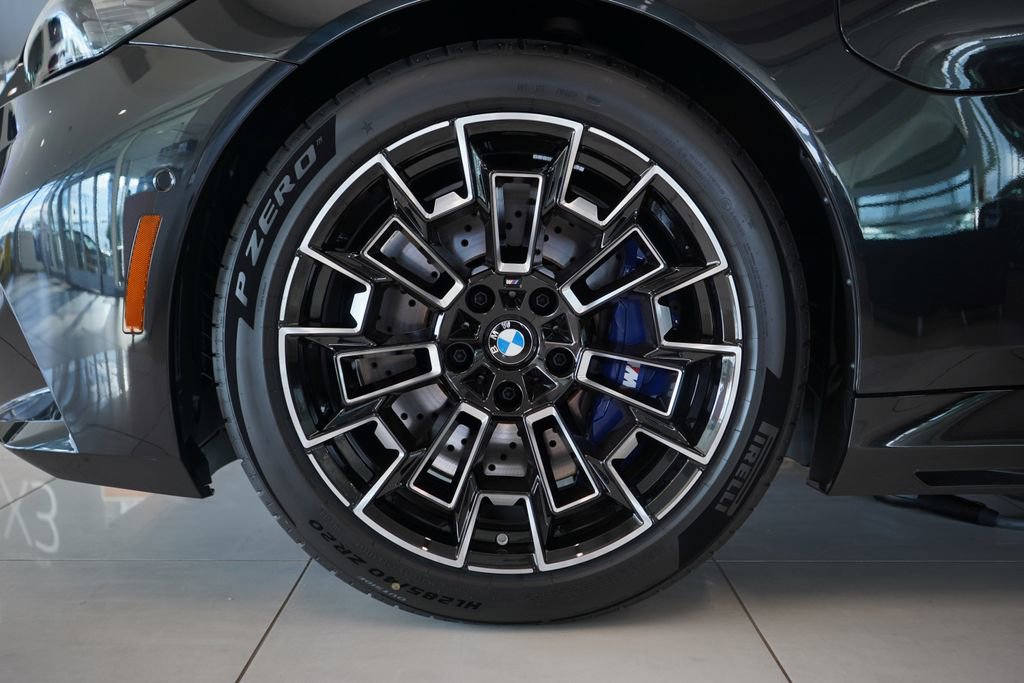 New 2026 BMW M5 Touring image 2