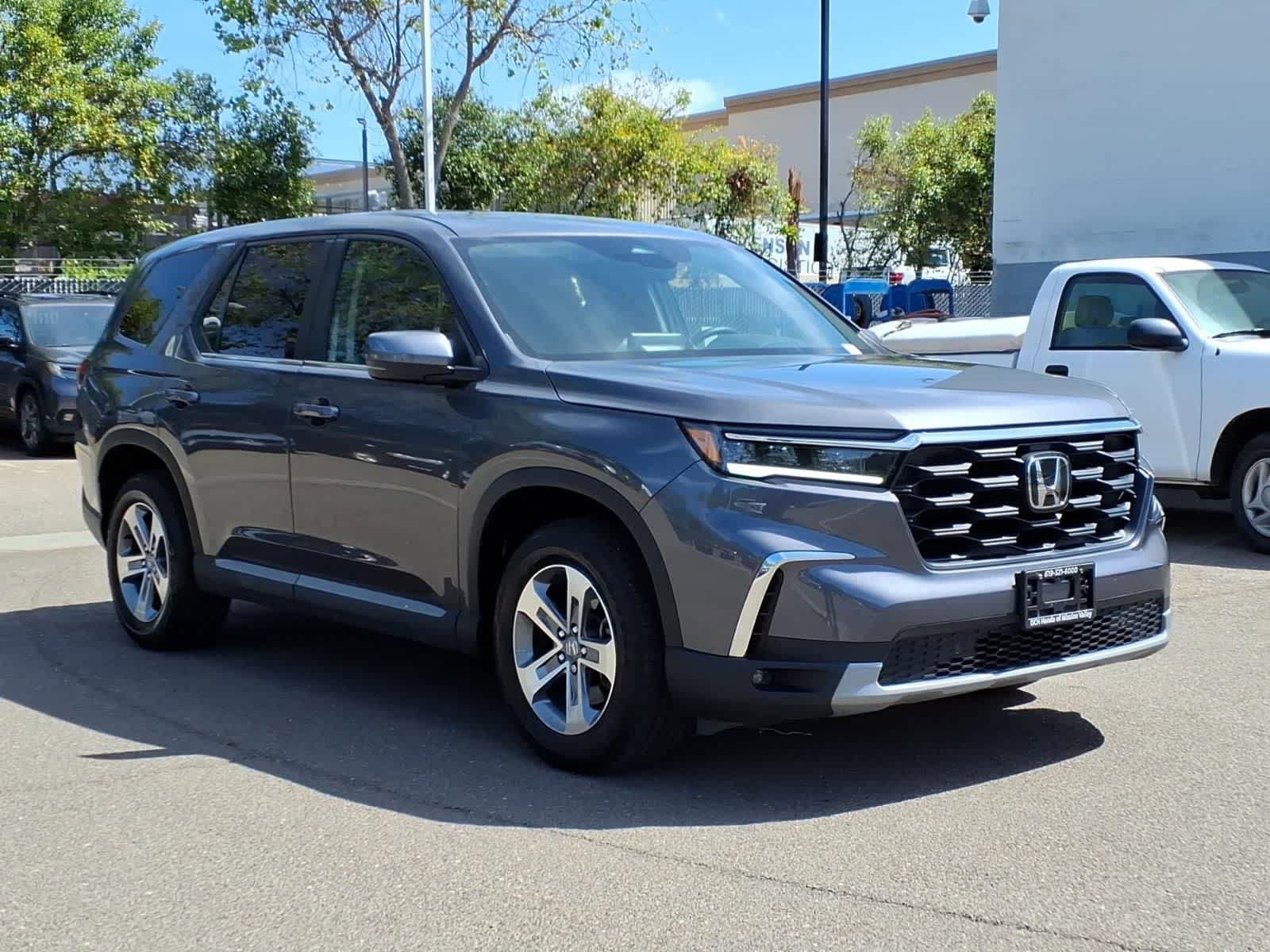 Used 2025 Honda Pilot EX-L image 3