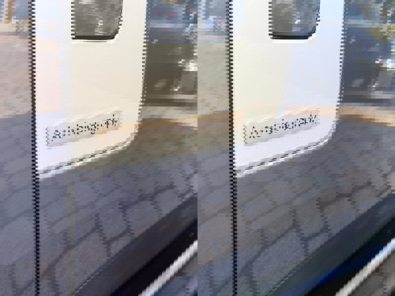 Used 2024 Land Rover Range Rover Long Wheelbase Autobiography image 20