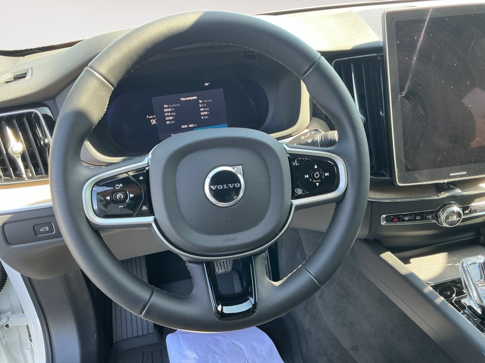 New 2026 Volvo XC60 B5 Plus w/ Protection Package Premier AWD/4WD image 12