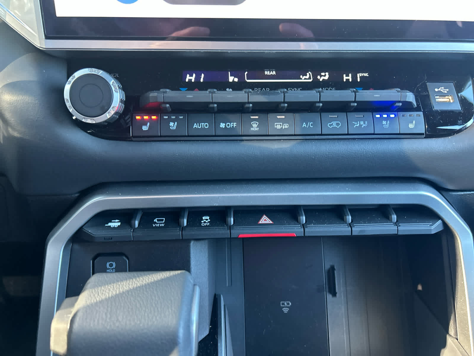 Used 2025 Toyota Sequoia Platinum image 15