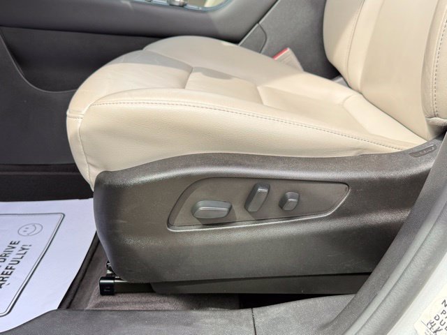 Used 2022 Cadillac XT4 Premium Luxury w/ Safety Alert Package FWD image 13