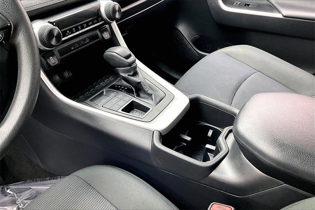 Used 2024 Toyota RAV4 LE image 15