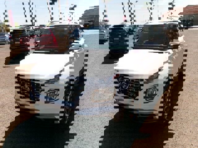 Used 2024 Hyundai Venue SEL image 2