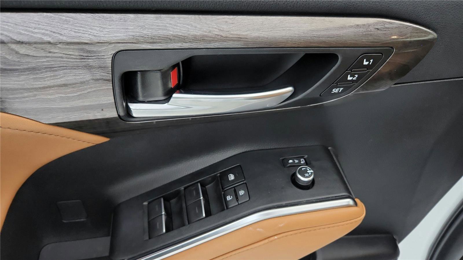 Used 2023 Toyota Highlander Platinum image 36