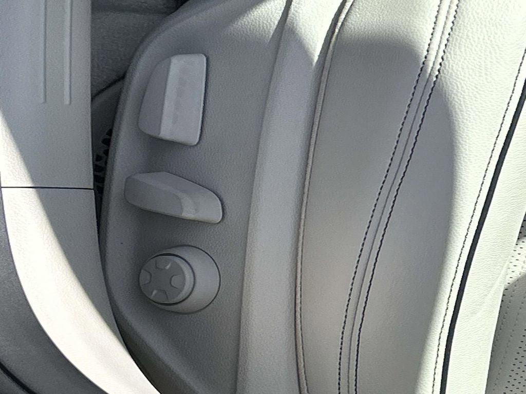 New 2026 Genesis G70 2.5T Prestige image 15