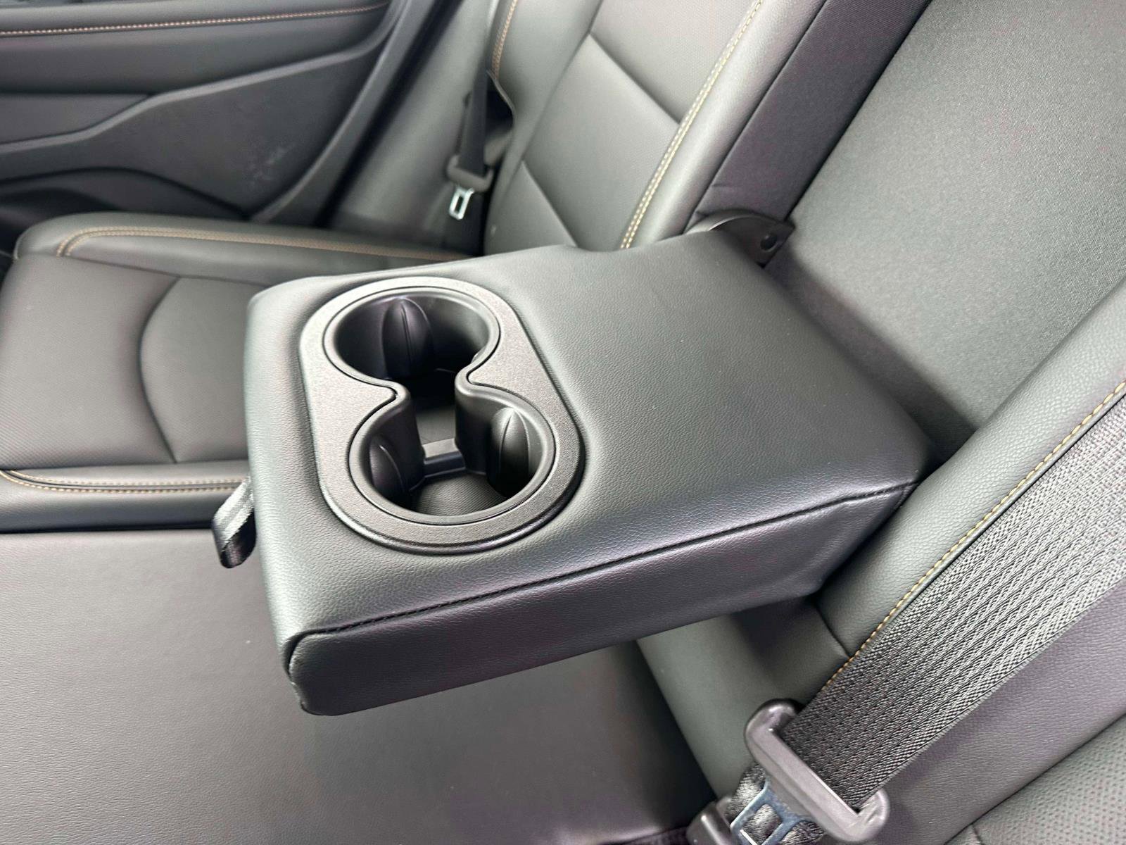 Used 2020 GMC Terrain SLT w/ Elevation Edition image 11