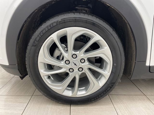 New 2027 Chevrolet Bolt LT w/ Comfort Package image 7