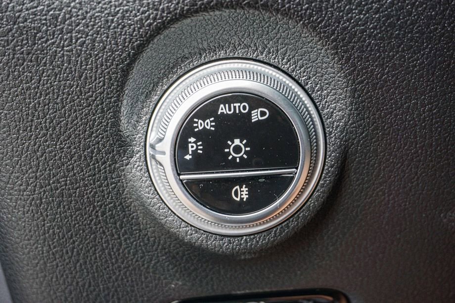 Used 2025 Mercedes-Benz C 300 Sedan image 40