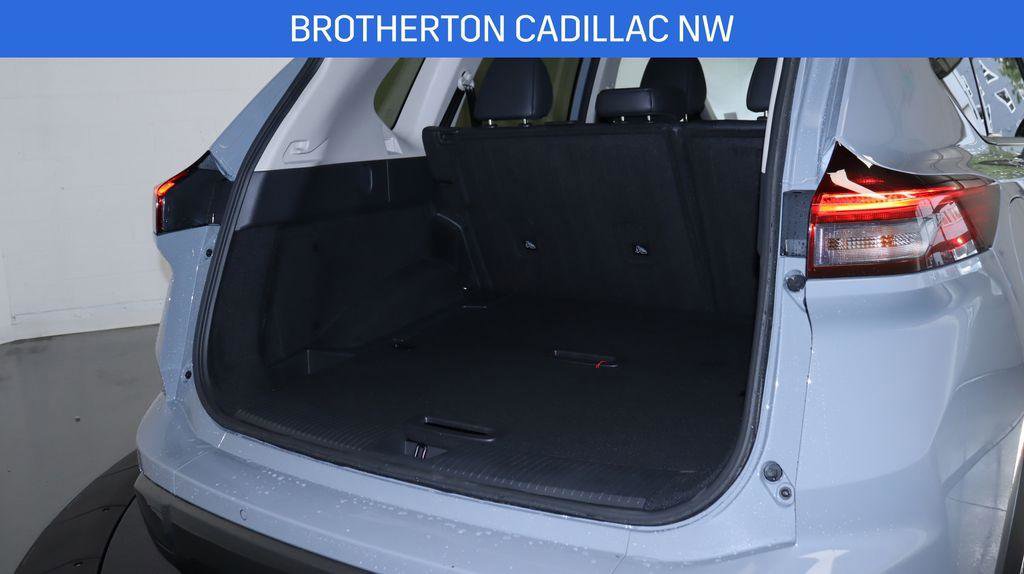 Used 2025 Nissan Rogue SL w/ SL Premium Package image 27