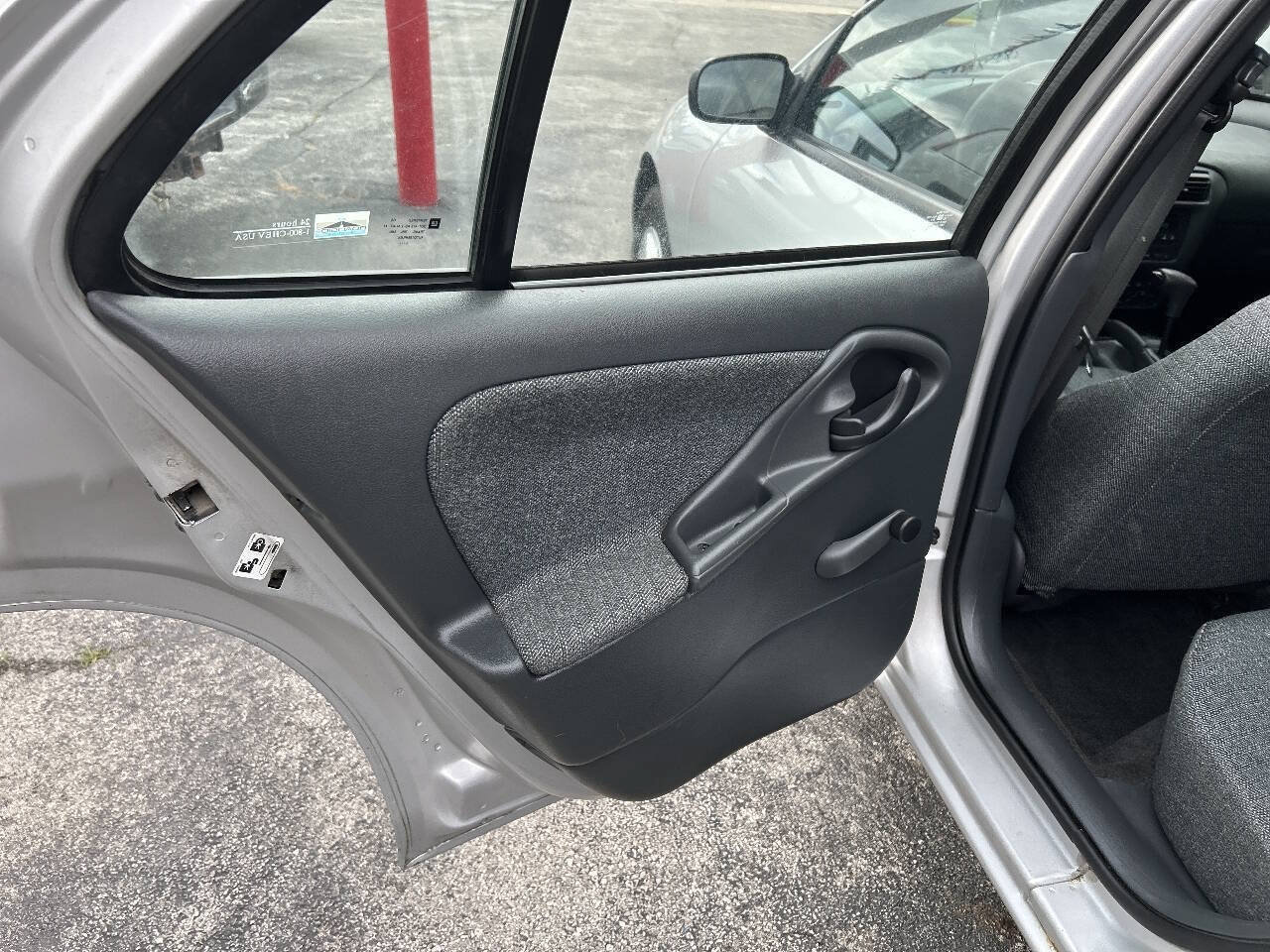 Used 2004 Chevrolet Cavalier Sedan w/ Preferred Equipment Group FWD image 14