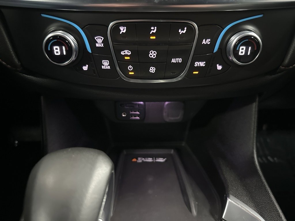 Used 2023 Chevrolet Traverse RS image 25