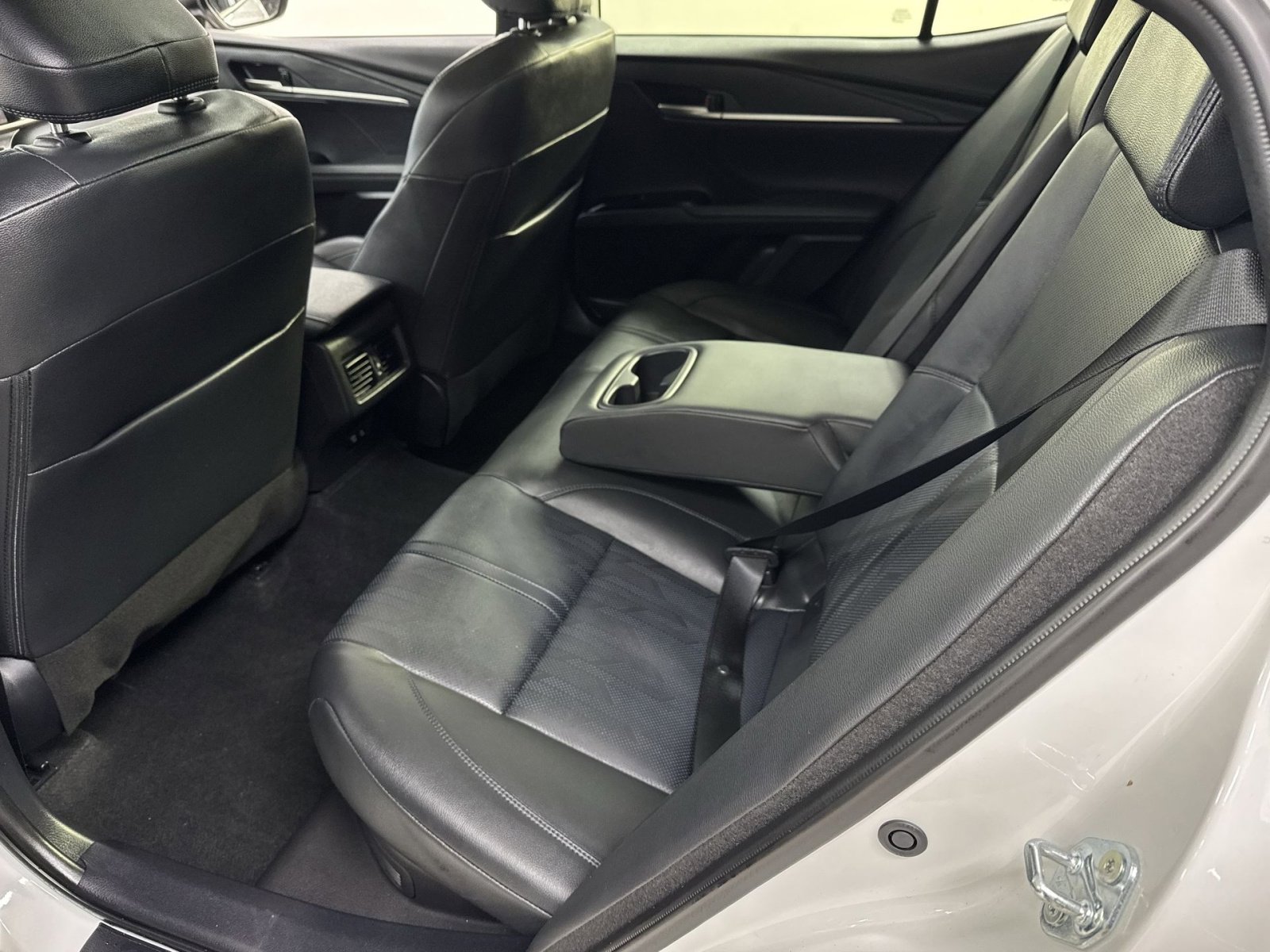 Used 2025 Toyota Camry XSE image 29