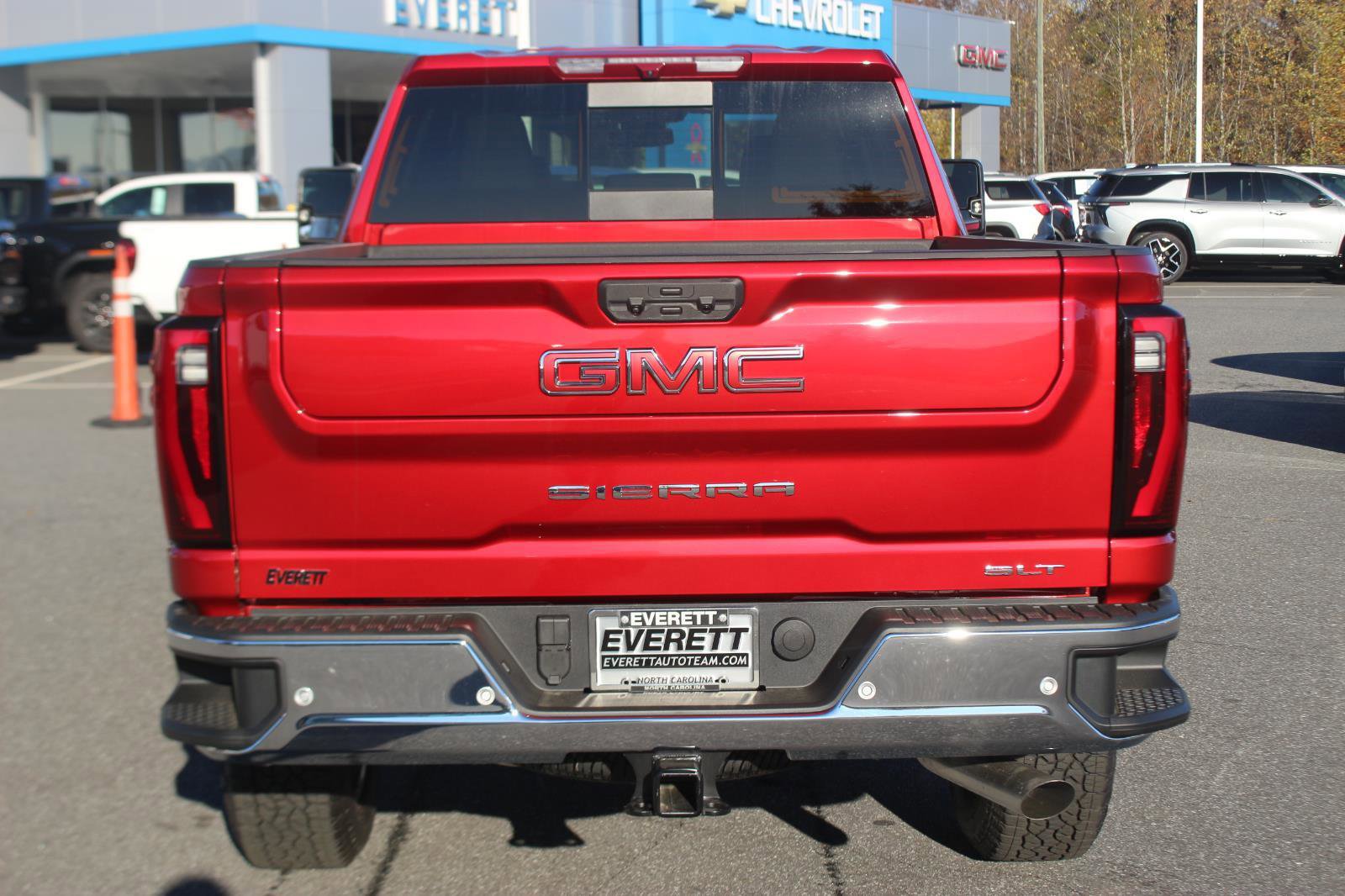 New 2025 GMC Sierra 2500 SLT w/ SLT Premium Package image 6
