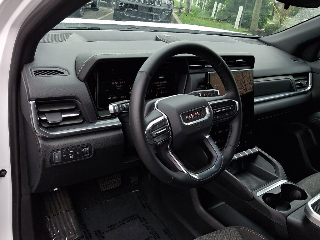 Used 2026 GMC Terrain Elevation image 25