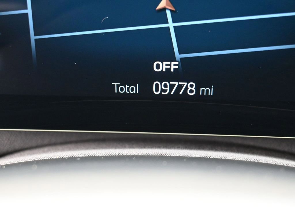 Used 2025 BMW 740i xDrive image 35