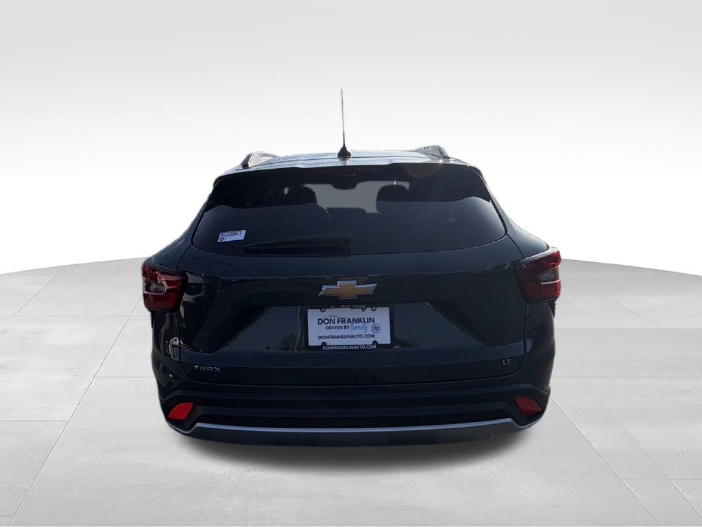 Used 2025 Chevrolet Trax LT w/ Driver Confidence Package FWD image 13