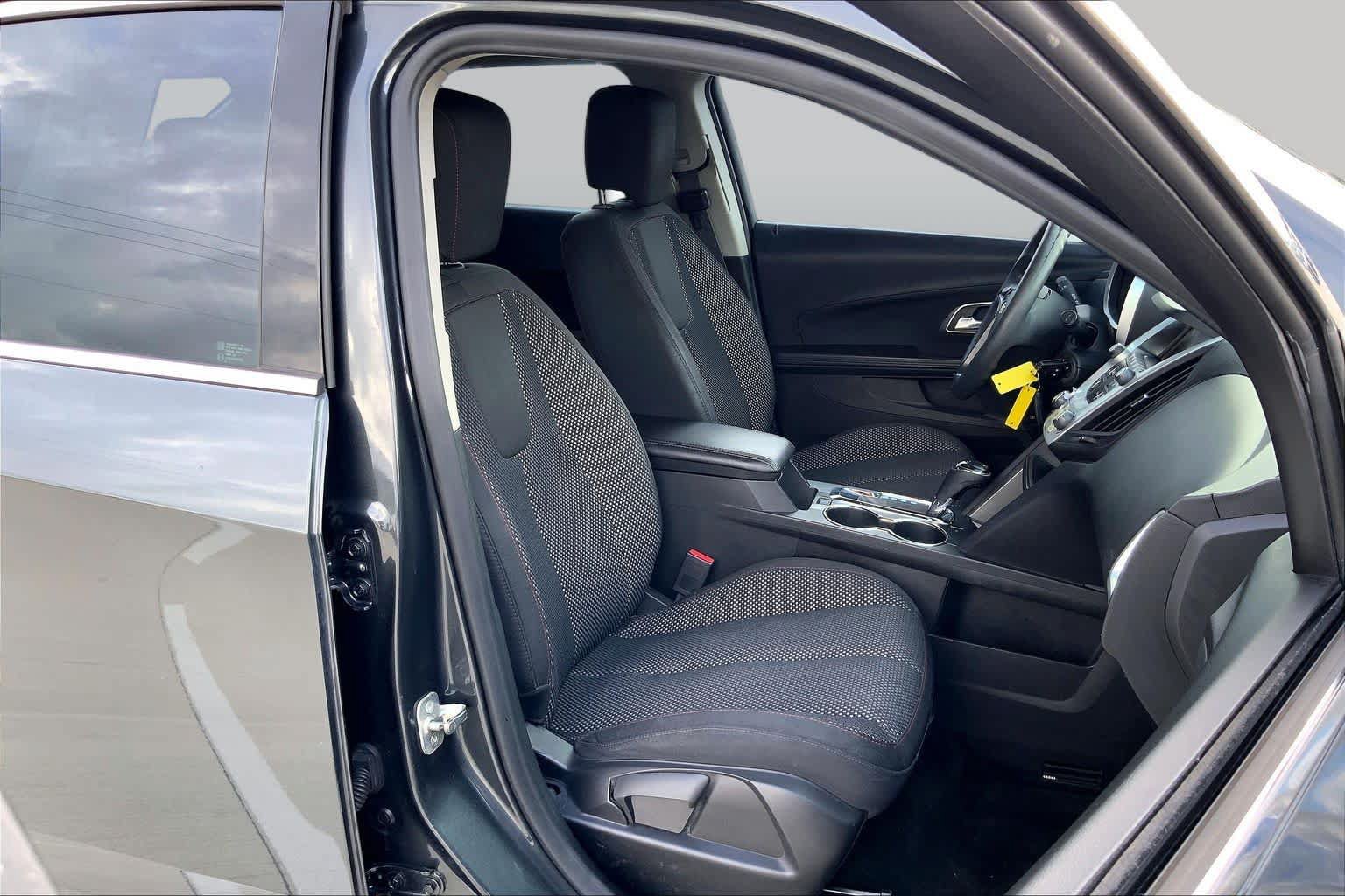 Used 2017 Chevrolet Equinox LS FWD image 9